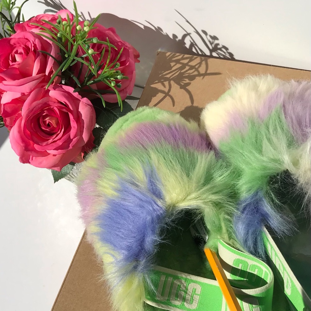UGG Fluff Yeah Slide Tie Dye - Picture 9 of 9